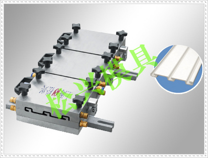 Foaming profile mould